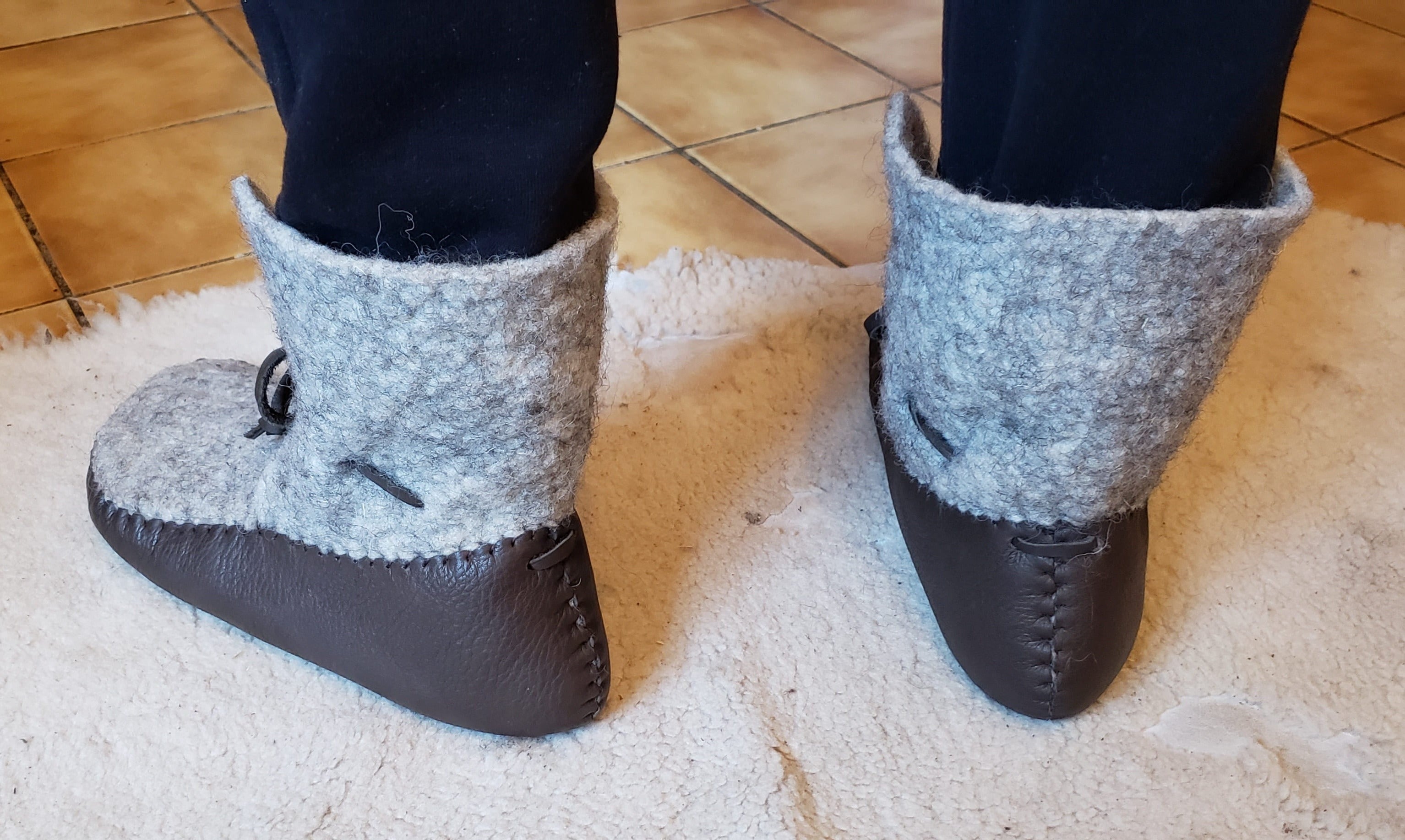 Winter House Boots in Leather Felt Earthingmoccasins